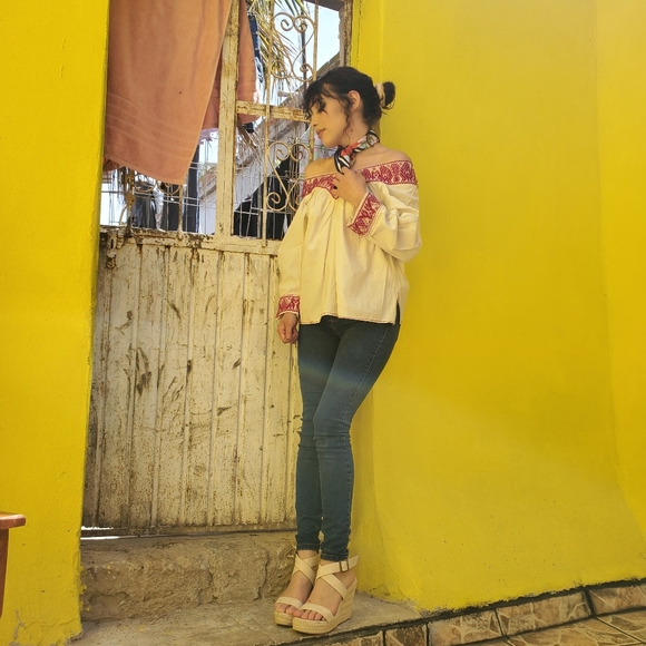 Top - Picture 3 of 3